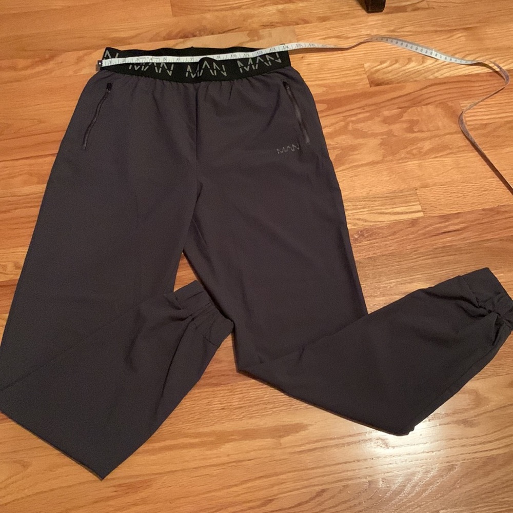 Men’s Grey Size Medium Lightweight Joggers By MANN with Zippered Side Pockets